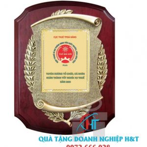 KỈ NIỆM CHƯƠNG ĐỒNG GỖ 010