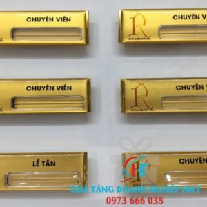 THẺ TÊN NHÂN VIÊN 005